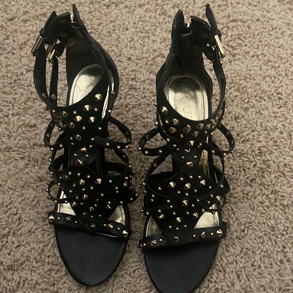 Guess Heels size size 6.5